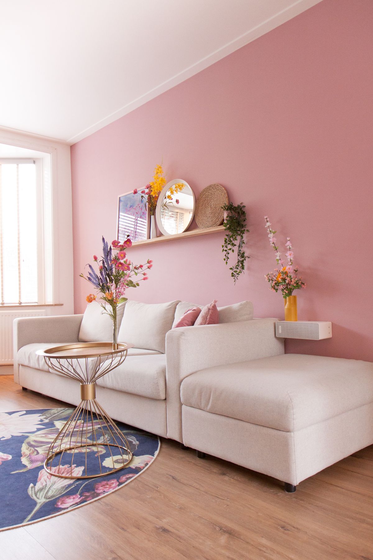 Ikea Vimle, modulaire bank tegen roze muur