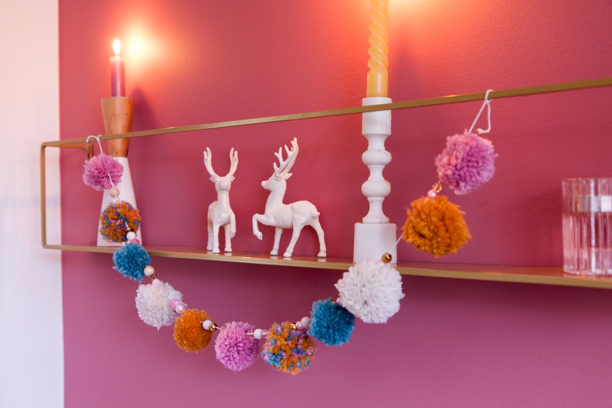Kerstdecoratie knutselen met pompons