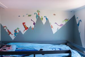 Kinderkamer inspiratie met dinosaurussen op een berg!