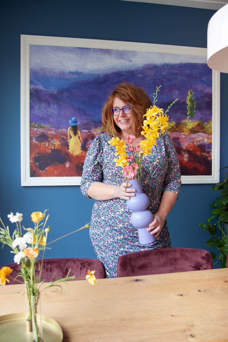 WAUW-factor met deze kleur blauw op de muur in de woonkamer